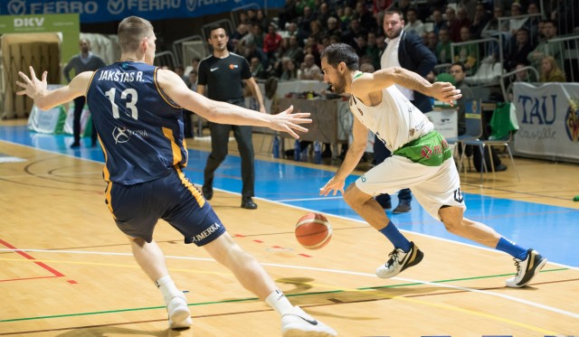 El TAU impone su ley ante el Oviedo (83-66)
