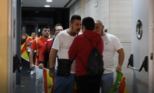 Diversitat denuncia en Fiscalía el discurso de Abascal y los insultos homófobos en IFA
