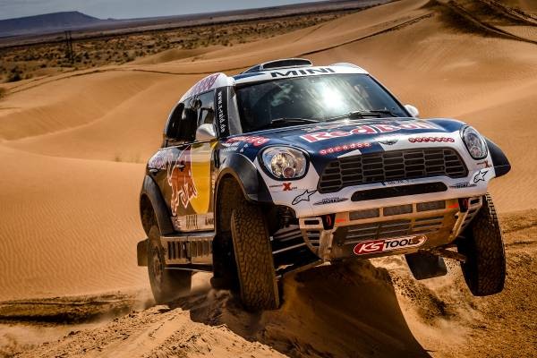 MINI se presenta como el coche a batir en el Dakar 2016