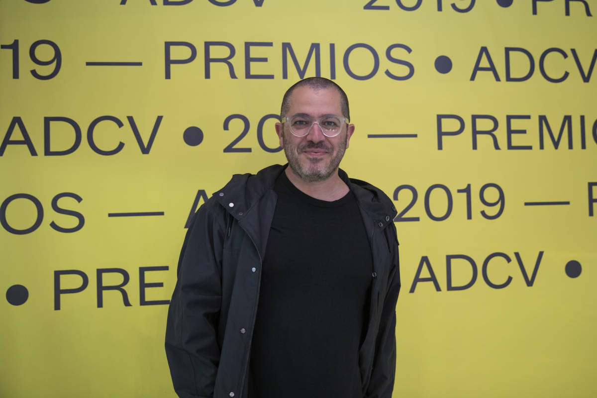 Dídac Ballester gana el Red Dot Brand & Communication Award por el diseño de Expormim