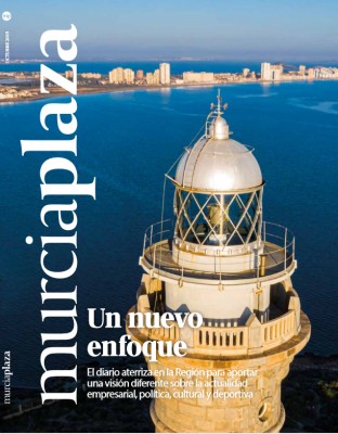 El Faro de Cabo de Palos 'ilumina' el nacimiento de la nueva revista Murcia Plaza
