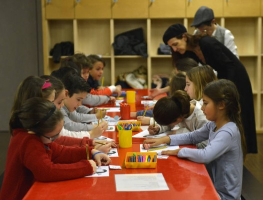Cuentacuentos y presentaciones componen la programación infantil de la Plaça del Llibre 