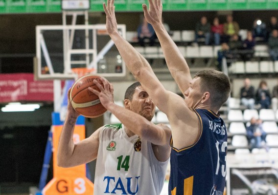 El TAU Castelló recibe al Oviedo en busca de su tercera victoria de la temporada