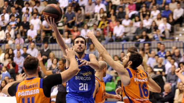 Valencia Basket mide la confianza recuperada en la pista del Barça y busca el primer triunfo
