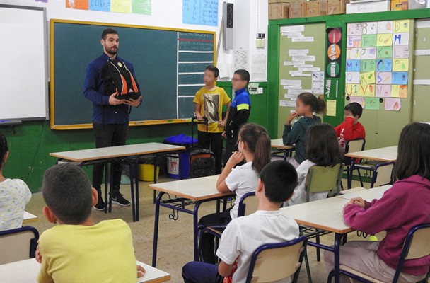 Típex, gomes Milan i altres objectes d'escola en perill d'extinció
