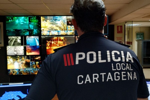 La subida salarial a más de mil funcionarios municipales, en punto muerto