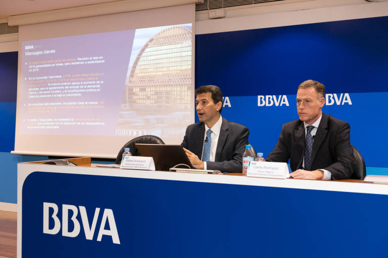 Rafael Domenech, responsable de análisis de BBVA Research, y Carlos Rodríguez, director Regional Este de Banca de Empresas y Corporaciones de BBVA - 