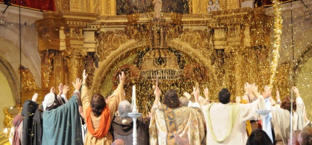 'La Festa, una mirada interior', un libro que desgrana la parte menos visible del Misteri d'Elx