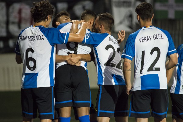 El Hércules gana en Cornellà y sale del descenso