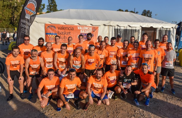 El Punto de Animación Taronja impulsa a los corredores del Medio Maratón Valencia Trinidad Alfonso EDP