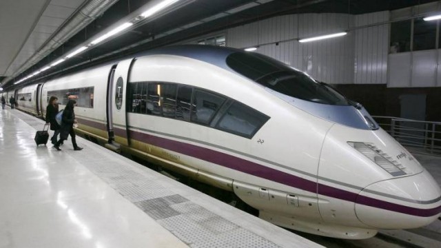 Cuenta atrás para que los competidores de Renfe presenten sus ofertas por AVE
