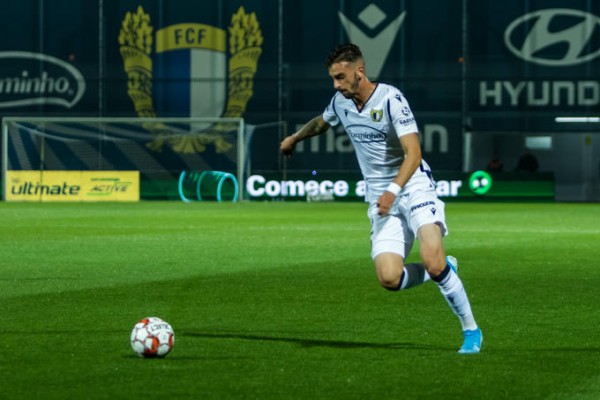 Centelles y Racic pierden el liderato con el FC Famaliçao