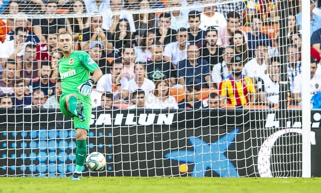 Cillessen es baja de última hora para Osasuna por una indisposición