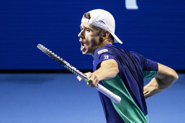 El 'alicantino' De Miñaur, último obstáculo a superar por Federer en Basilea