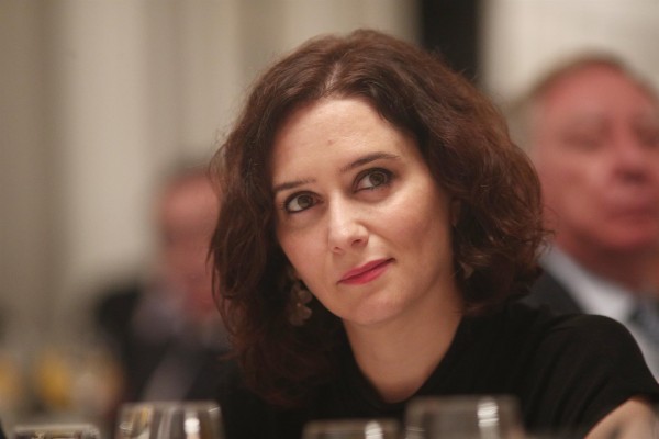 Díaz Ayuso aconseja al Consell de Puig 