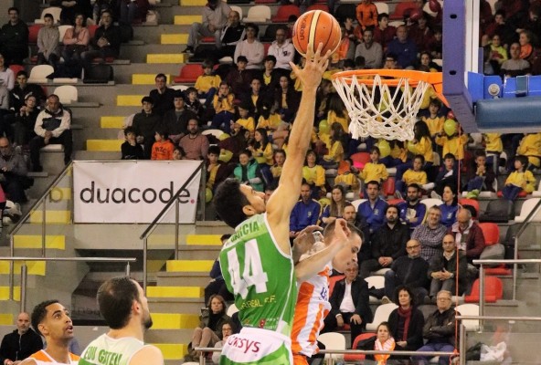 El TAU Castelló busca su tercera victoria seguida en su visita al feudo del Leyma Coruña