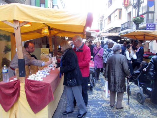 El traslado del Mercado Medieval al Ribalta por seguridad enfurece al comercio del casco histórico