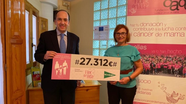 El Corte Inglés entrega 27.312 euros recaudados en la marcha contra el cáncer de mama en Castelló