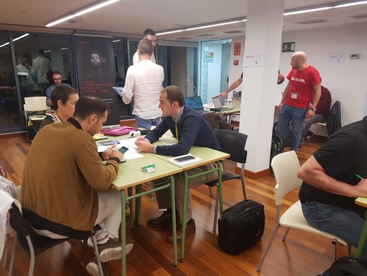 El AllStartup de Demium en Benidorm comienza, trasnochando, con los primeros proyectos turísticos 