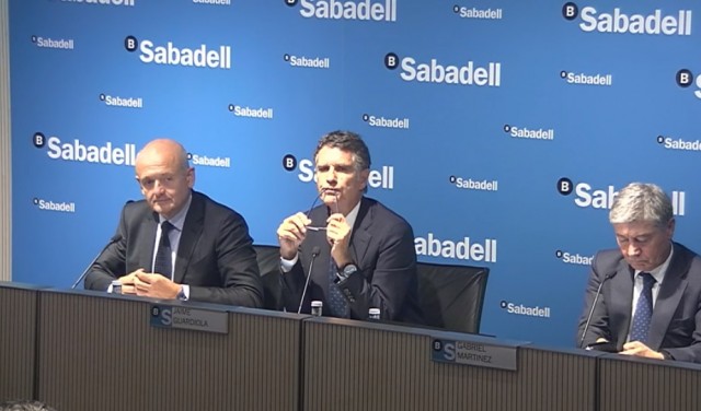 El Banco Sabadell cerrará 200 oficinas en España en 2020 por la digitalización del negocio