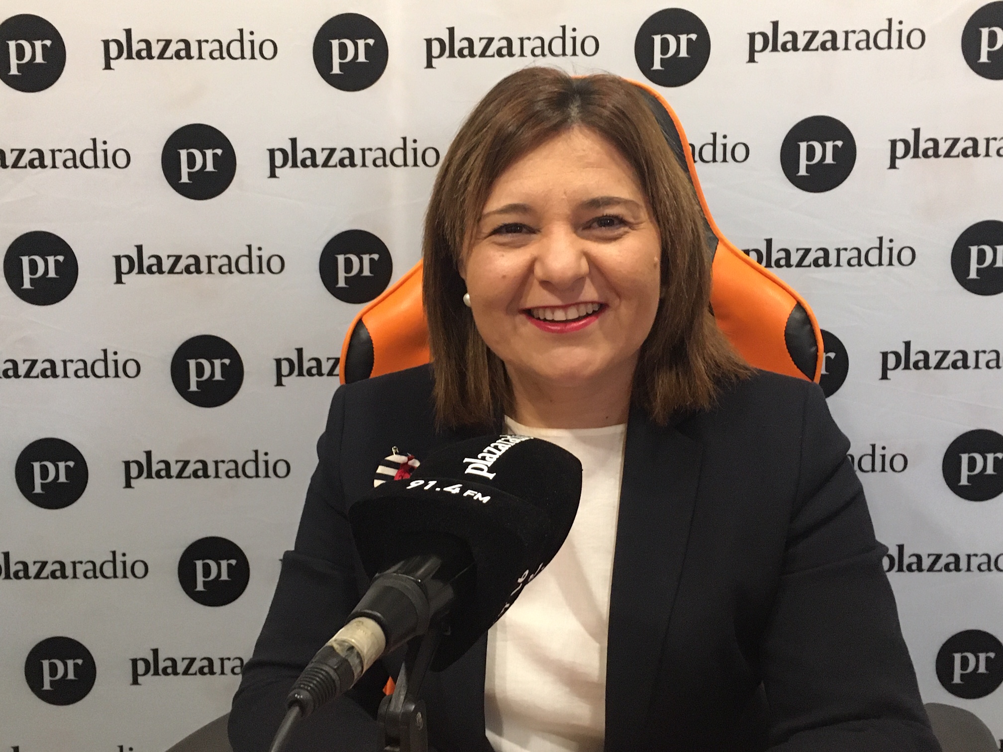 Isabel Bonig, presidenta del PP valenciano, en el estudio de Plaza Radio.  - 