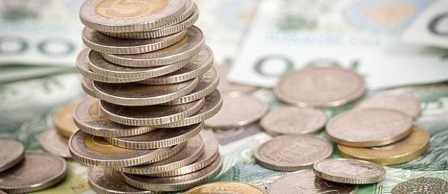 La banca valenciana capta menos depósitos y da menos créditos que el conjunto nacional