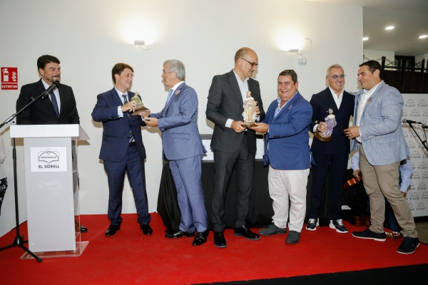 El rector de la UA, el doctor Gómez-Reino y el director general de Carmencita serán Reyes Magos en Alicante