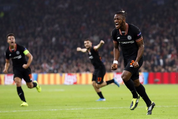 Batshuayi complica los octavos al Valencia CF
