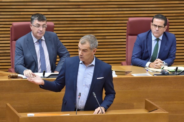 Ciudadanos abre la puerta a que los diputados fichen en Les Corts