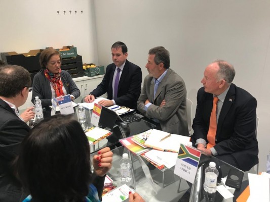 El Ministerio respalda con su presencia la creación del 'lobby' citrícola mundial