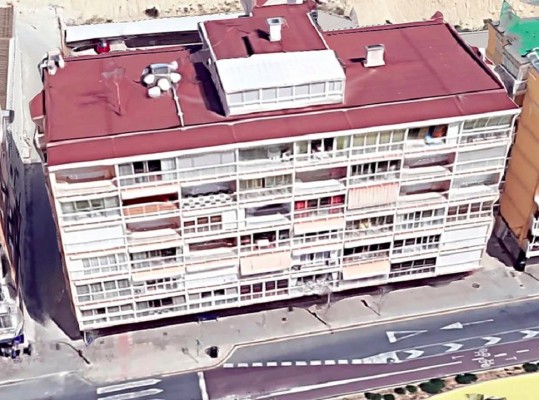 ¿Por qué tiene la Universidad de Valladolid un piso en primera línea de playa en Benidorm?