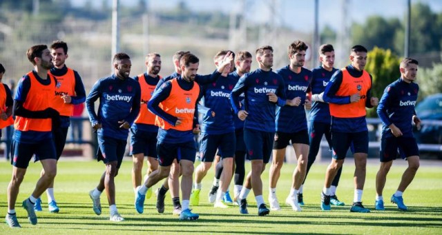 Oier, única ausencia en la vuelta al trabajo del equipo