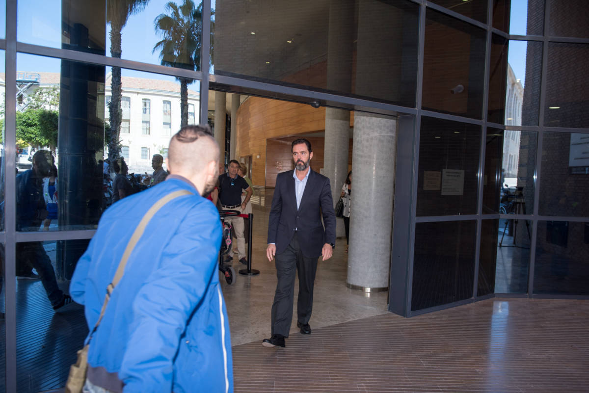 Miguel López, a un policía amigo de la familia: 