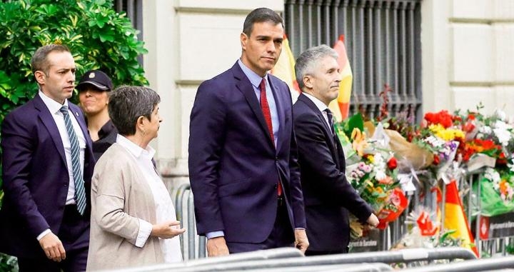 Cataluña por tierra y Franco por las nubes
