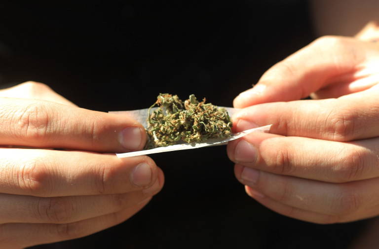 La marihuana medicinal podría reducir el uso de opiáceos para controlar el dolor