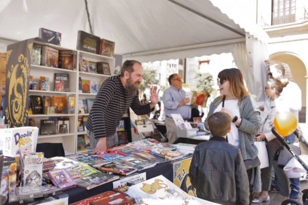 La Plaça del Llibre arriba a Castelló disposada a normalitzar la lectura en valencià