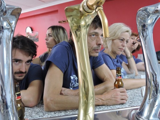 'Delirium' llega a la Sala Ultramar: cinco expresiones de la alcoholemia a pie de bar