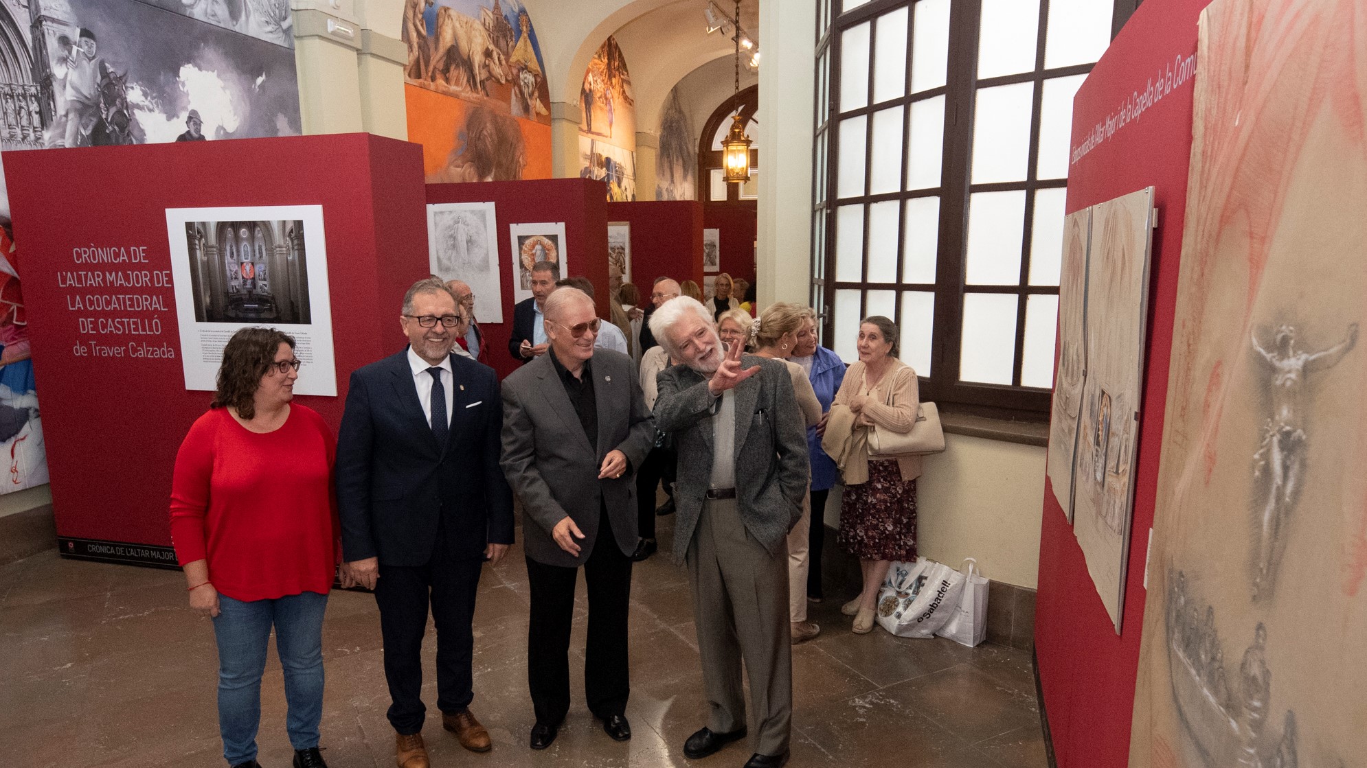 Una exposición muestra cómo fue crear los lienzos que presiden la concatedral de Castelló