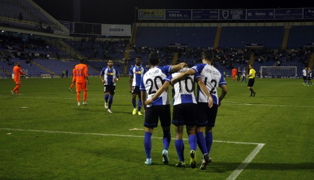 Carlitos, Jona y el balón