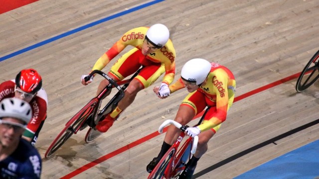 Sebastián Mora y Alberto Torres acaban quintos la Madison del Europeo de ciclismo en pista