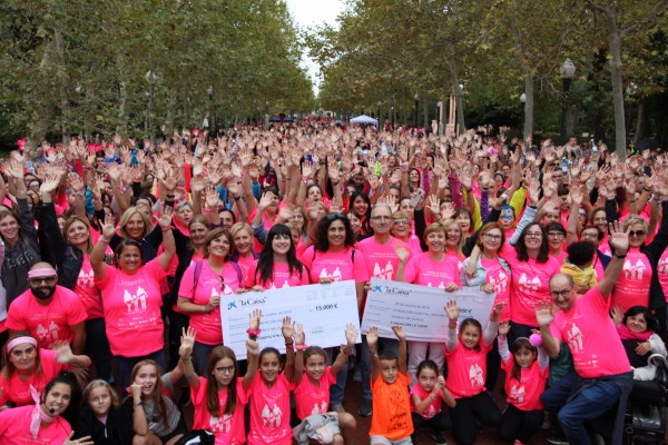 La Fundación Le Cadó dona 30.000 euros a la investigación contra el cáncer de mama 