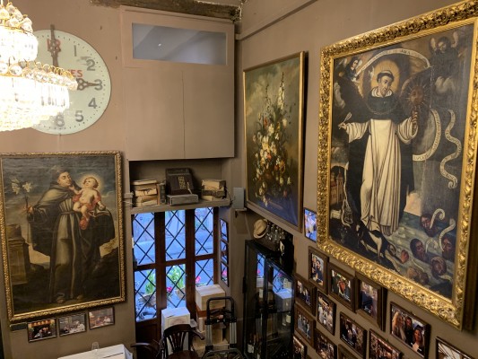 Comer y beber en València rodeados de arte y antigüedades

