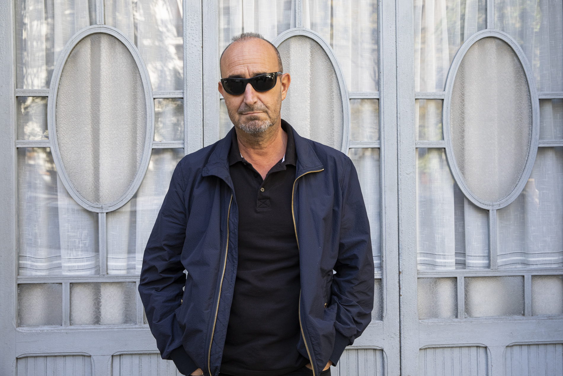 Ramón Palomar: “La vida no deja de ser una gallera: todos queremos ser el gallo del corral”
