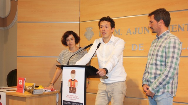 Castelló presenta la guies d’entitats i d’activitats amb informació sobre 800 associacions