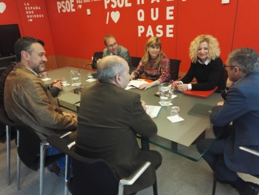 El PSOE propone crear un órgano supramunicipal que extienda el uso del agua de las desaladoras