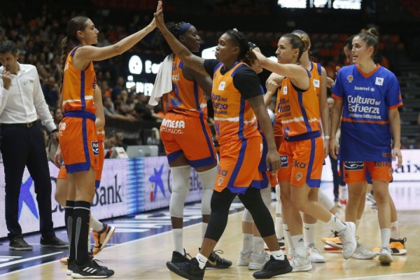 Debut a lo grande del Valencia Basket en Europa
