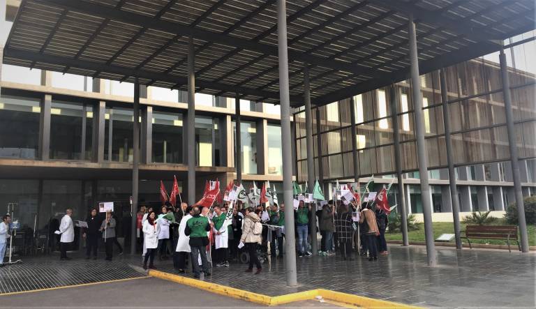 Delegados sindicales del Provincial se encierran contra la homologación que promueve Sanitat