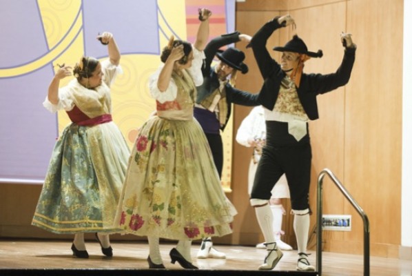 L' Aplec de Dansa de La Mostra Viva toma las calles de València 