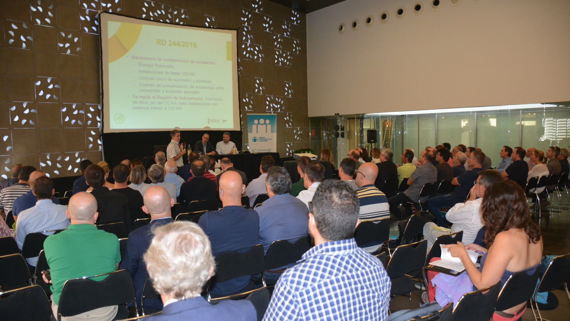 Cajamar financiará instalaciones fotovoltaicas de autoconsumo en las empresas de Castellón