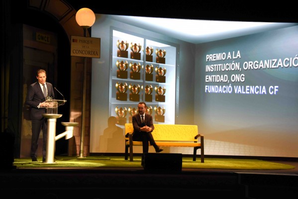 La Fundació VCF recibe el Premio Solidarios 2019 de la ONCE